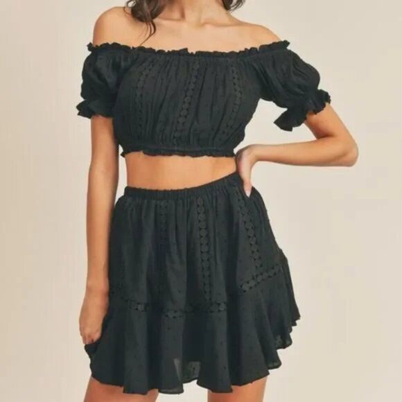 NWT Black Eyelet Off the Shoulder Crop Top & Skirt Set - Picture 6 of 9